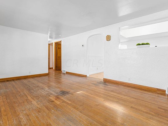 3rd image of 39 Rosemary Ln SE