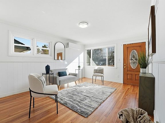 4th image of 744 Bradley Rd