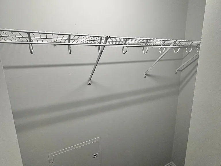 24 Mount Vernon Apartments — Photo 37