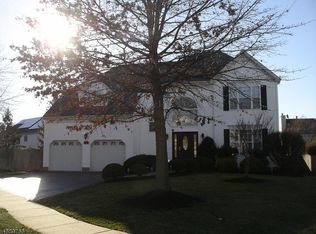 5 Melanie Ct, Raritan, NJ 08869