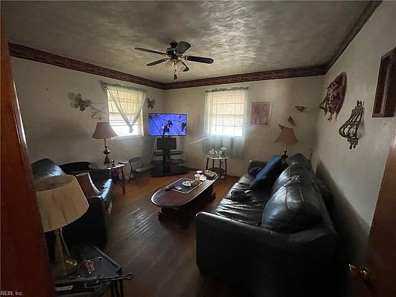 3rd image of 1212 Rowe St