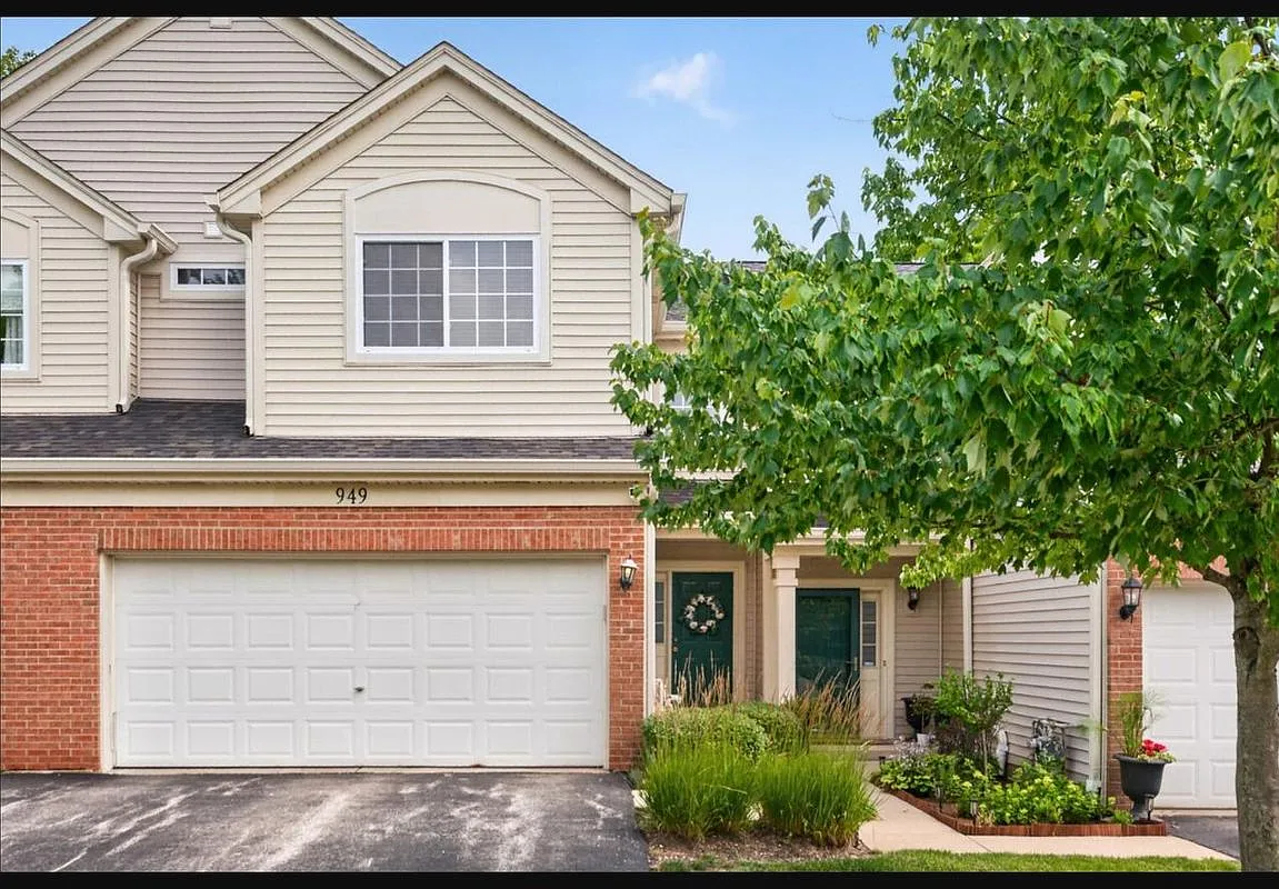 2 bed, 2.5 bath, 1487 sqft, $2,600 — Photo 1
