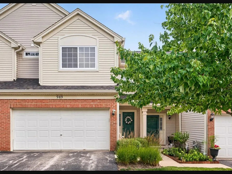949 Tanager Ct