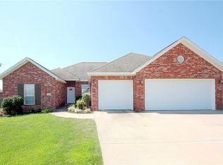 430 Coopers Farm Rd, Centerton, AR 72719