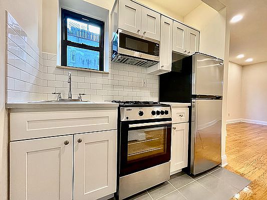 1st image of 19 Jones St APT 14
