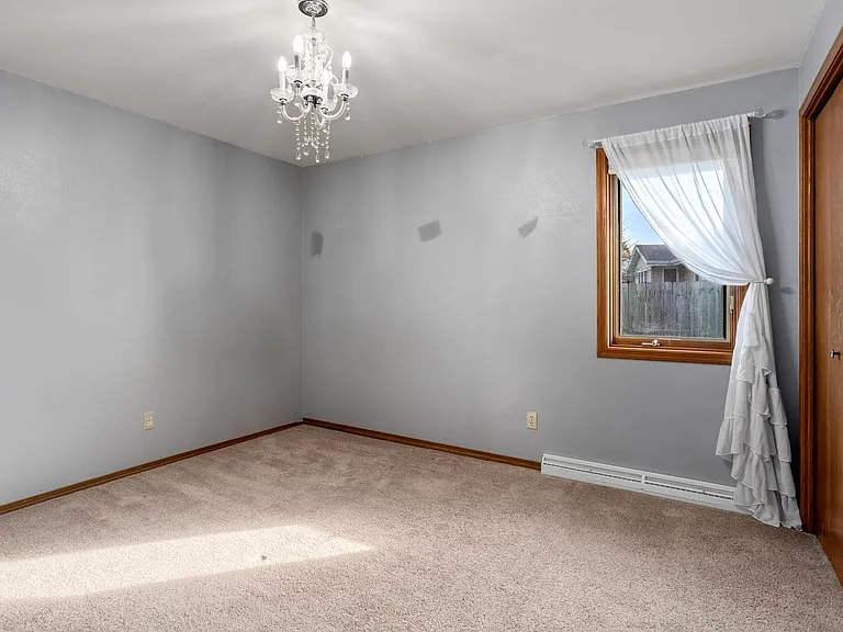 1324 Bluebird Ct — Photo 12