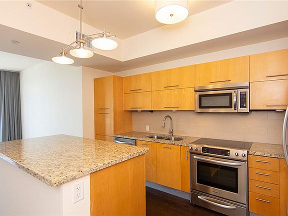 5th image of 603 Davis St APT 1005