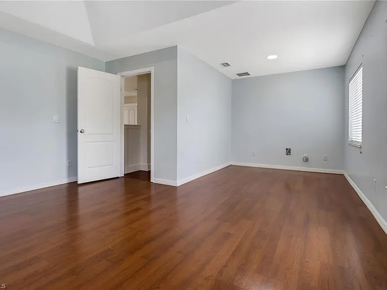 8271 Laurel Lakes Way — Photo 23