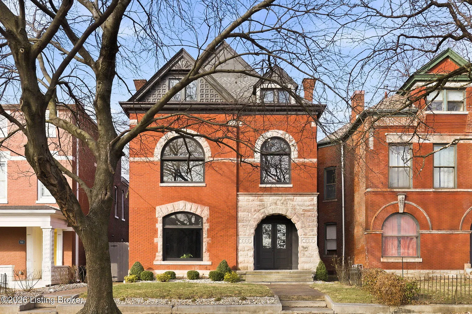 940 S 6th St photo 1