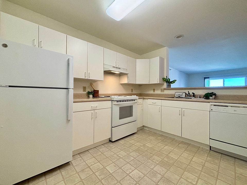 1st image of 6162 Dell Dr #317