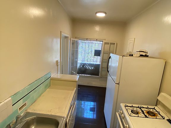 3rd image of 249 S Harvard Blvd APT 201
