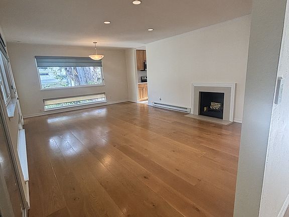 2nd image of 1919 Alameda De Las Pulgas APT 82
