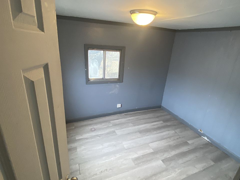 2nd image of 247 N 2 W APT 7