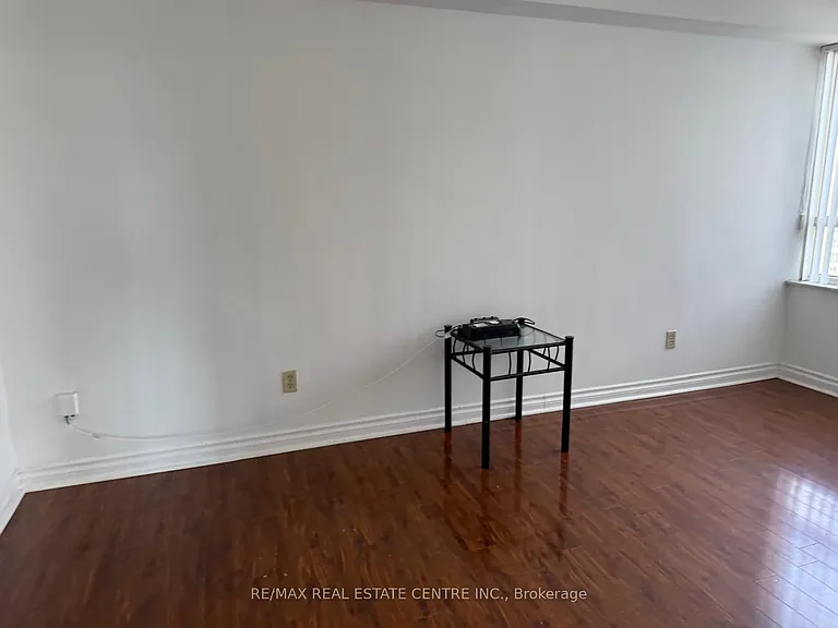 265 Enfield Pl #1403 — Photo 3