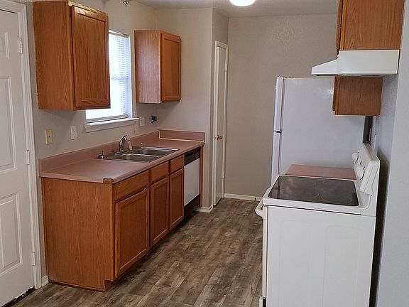 4th image of 2506 Caprice Dr