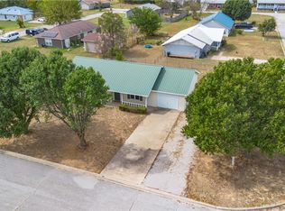 300 Estates Dr, Green Forest, AR 72638