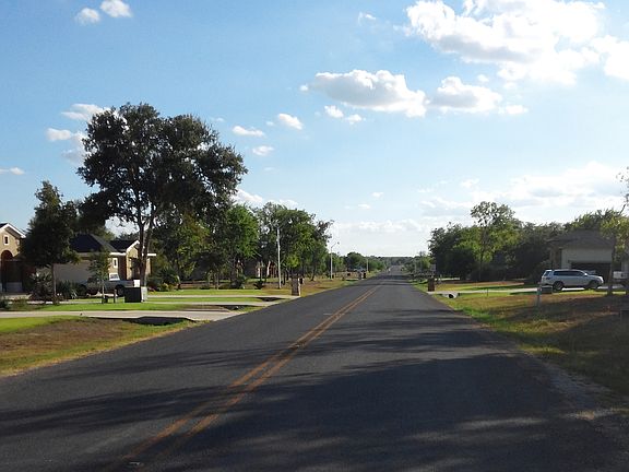 4th image of 165 River Park Dr