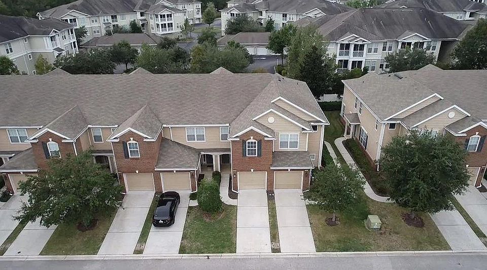 1st image of 4213 Highwood Dr