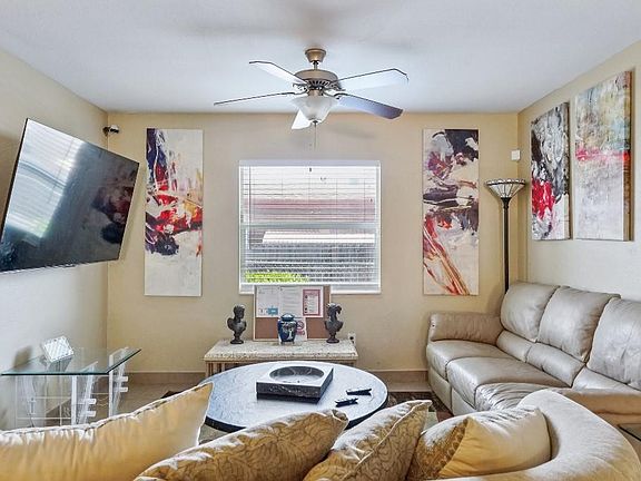3rd image of 210 SW 3rd Court