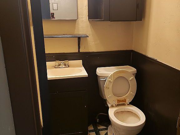 4th image of 5702 NW Ash Ave