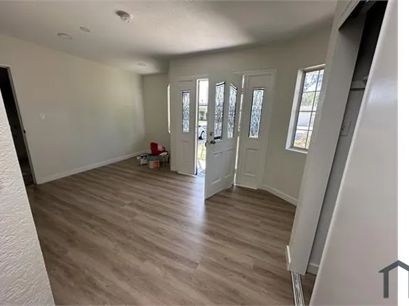 5825 E Walton St, Long Beach, CA 90815