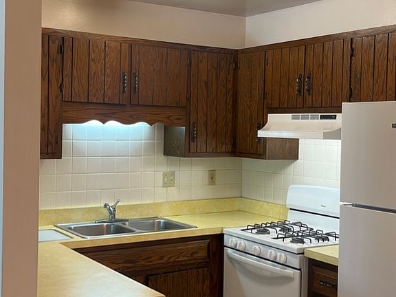 3rd image of 1500 Pioneer Rd APT 201