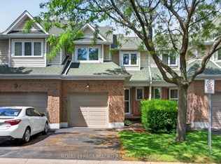 2215 Cleaver Ave #2, Burlington, ON L7M 4C5