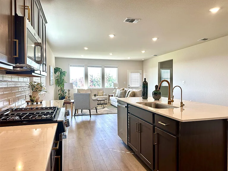 131 Holzinger Bnd — Photo 2