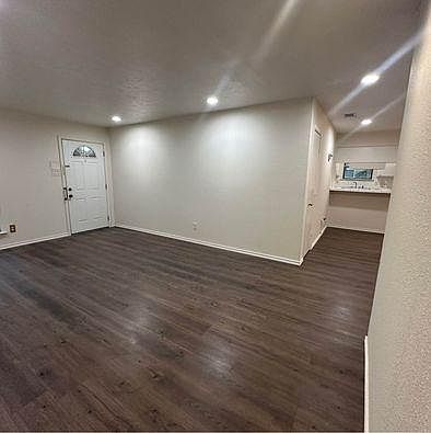 3rd image of 2420 Glacier St
