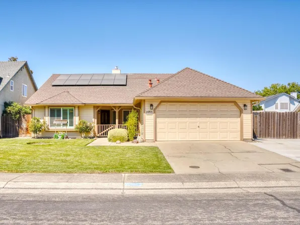 1534 Oakwood Dr, Escalon, CA 95320