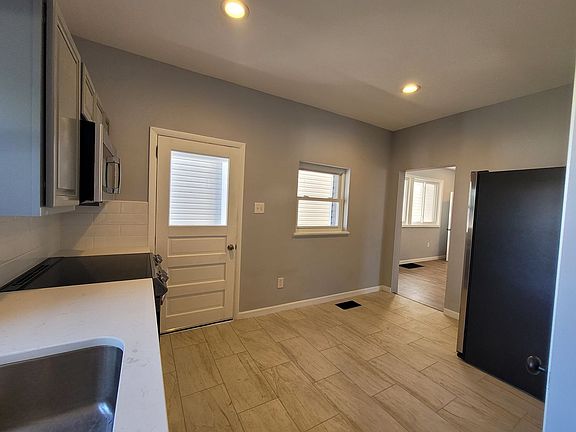 4th image of 234 Bigham St Floor 1