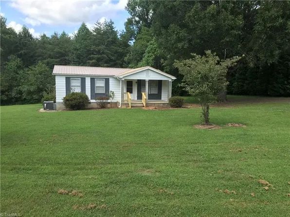 228 W Matthews St, Stoneville, NC 27048