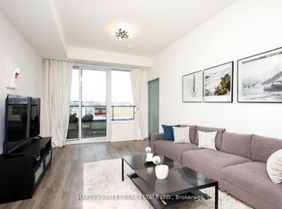 185 Deerfield Rd #305, Newmarket, ON L3Y 0G7