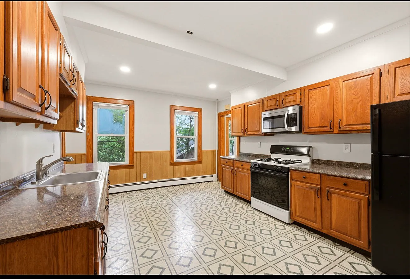 2 bed, 1248 sqft, $1,750 — Photo 3