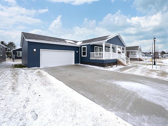 3rd image of 250 Riviera Dr
