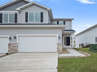 48 Keeneland Ct, Pleasant Hill, IA 50327