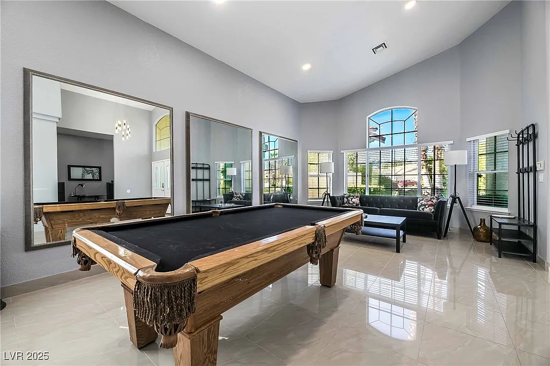 4 bed, 2.5 bath, 3093 sqft, $5,995 — Photo 4