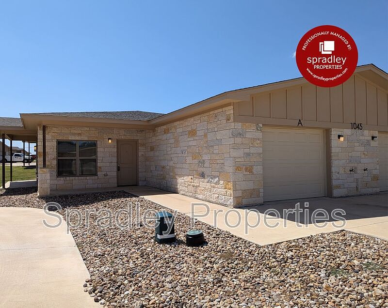 1st image of 1045A Hibiscus Dr