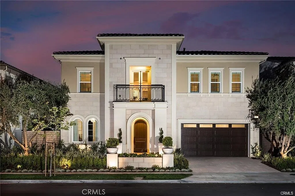 5 bed, 5.5 bath, 4251 sqft, $11,000 — Photo 1