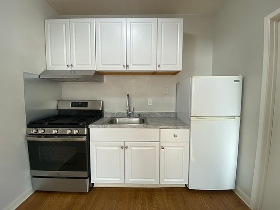 5th image of 629 E 19th St #202