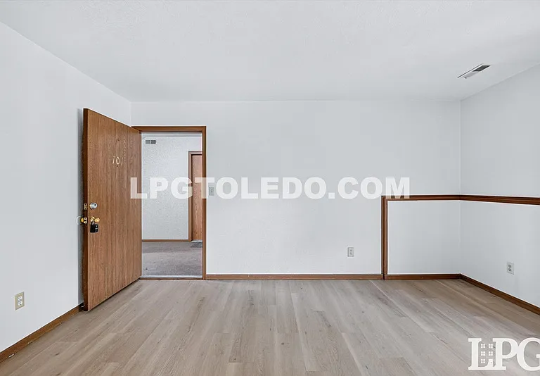 801 Hilltop Ln #101 — Photo 8