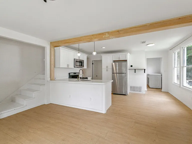 61 E Ensley St — Photo 11