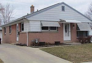 2nd image of 5746 W Montana St