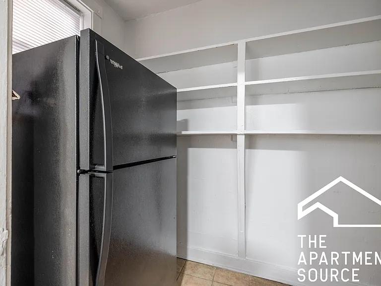 6304 N Oakley Ave #1 — Photo 6