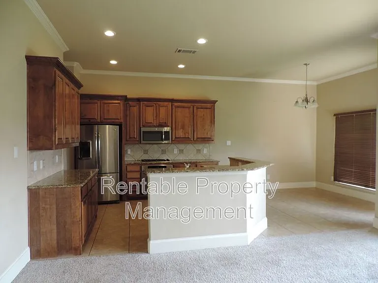 1835 Leann Ln — Photo 7