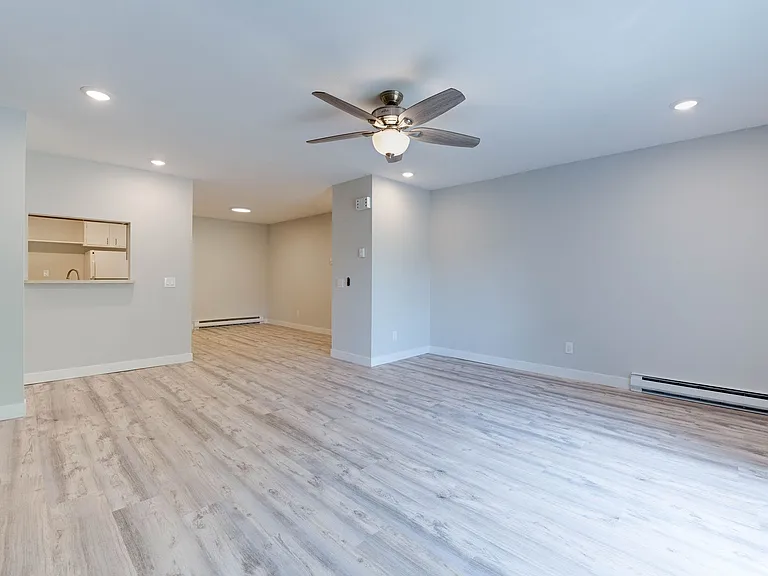 18 N Wickham Ct — Photo 11