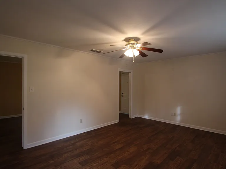 2113 Old Omen Rd — Photo 18