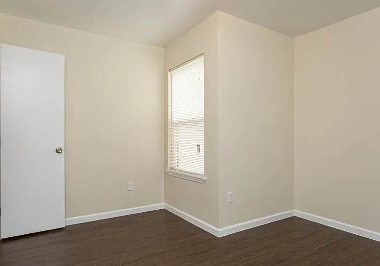 Cedarwood Apartments — Photo 12