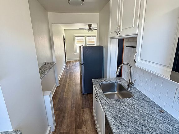 3rd image of 142 Saranac Ave #4