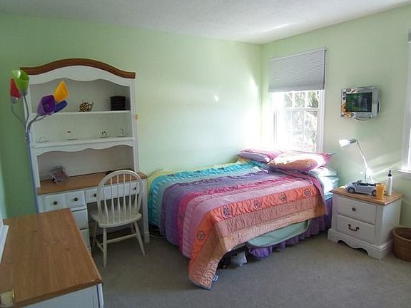 2nd image of 40 Briarwood Ter